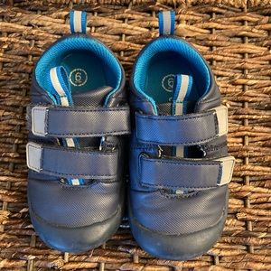 Cat n Jack shoes size 6